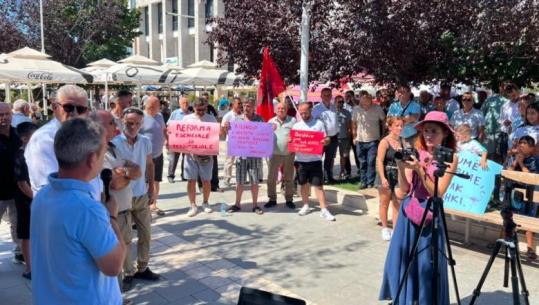 Harta e re territoriale/ Banorët e 15 bashkive që shkrihen, në protesta! Qytetarët në Belsh e Selenicë: Jo reformës që zbraz komunitetet