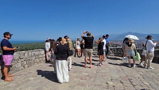 Shkodra e 'parë' nga Kalaja, turistët mahniten me legjendën e Rozafës