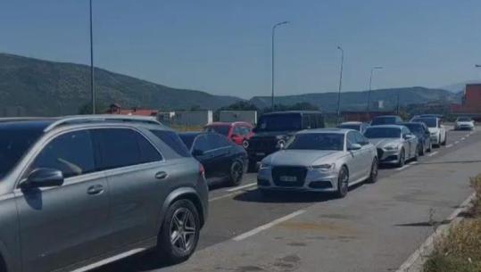 Gushti nis me fluks të lartë lëvizjeje, mbi 50 mijë pushues nga Kosova drejt Shqipërisë në fundjavë