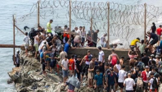 Kriza e emigrantëve thellon përçarjen në BE, Spanja akuzon Italinë për mungesë solidariteti: Nuk ishte në lartësinë e duhur!