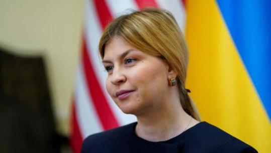 Nën dyshimet për korrupsion, Zelensky shkarkon nga detyra ambasadoren e Ukrainës në SHBA