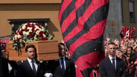 I jepet lamtumira e fundit Franco Baresit, legjendës së Milanit dhe Italisë! Mijëra tifozë në shesh, figura nga Reali e Barça