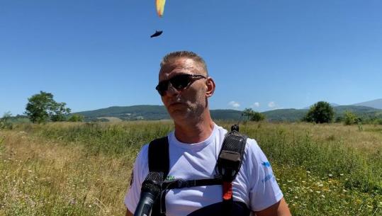 Mbi 2 dekada ‘në ajër’, Arsim Begolli i pasionuar me paragliding: Nëse e provon koka të mbetet lart, Vlora gara më e bukur