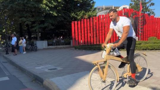 900 kilometra për 2 javë nga Shkodra drejt Athinës, aventura me biçikletë druri e avokatit Arsid Muriqi