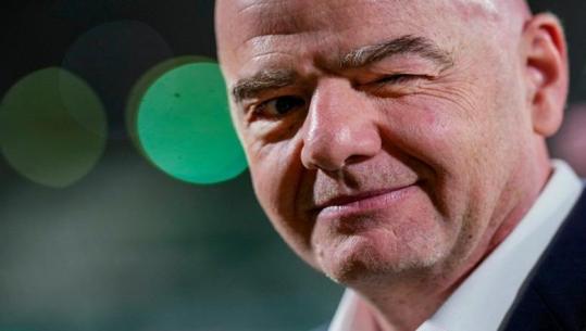 Infantino pranon gabimet dhe kërkon falje, kreu i FIFA-s refuzon të dorëhiqet: Procesi duhet të menaxhohej ndryshe, s'do tolerojmë më sulme
