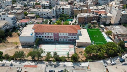 Sarandë/ Një pjesë e territorit të gjimnazit ‘Hasan Tahsini’ do të kthehet në parking publik! PD: Skandal, cenohet siguria e nxënësve