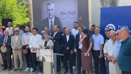 Kruja kujton Abaz Kupin në 134-vjetorin e lindjes, ceremoni pranë banesës së tij historike