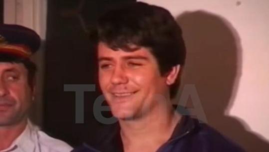 Paradoksi i drejtësisë shqiptare! Në ’97-ën Zani Çaushi gjykohej pa kafaz dhe me kamera në sallë, në 2026 GJKKO ngre barriera për median (VIDEO)