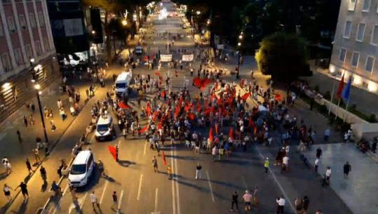 70 ditë protestë/ Thirrje nga sheshi pas tërheqjes së Kullurit: Ata që kanë hatërmbetje, ejani të flasim! Refuzojnë ‘Besën’ e Ramës