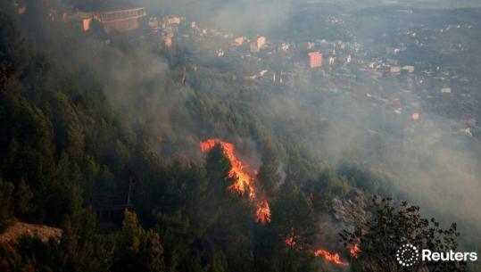 Zjarri në Krujë drejt shuarjes, dy helikopterë ndërhyjnë nga ajri! Flakët rrezikuan banesat e bizneset, u evakuuan banorët dhe pacientët e spitalit 
