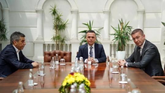 Qeveria e Maqedonisë së Veriut vazhdon ta shpërfillë gjuhën shqipe, prej një viti asnjë procesverbal në shqip