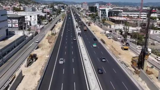 Zgjerimi i superstradës Tiranë-Durrës, ARRSH publikon pamje nga punimet: Vijon ndërtimi i nyjes së re të Laknasit dhe i mbikalimit të ri të Kasharit