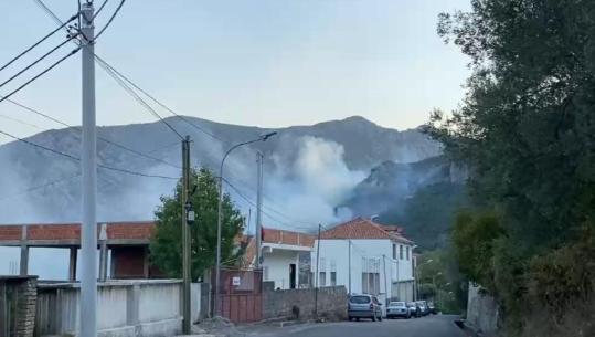 Zjarret/ Përparojnë flakët në Abaze të Krujës, u afrohen banesave! 