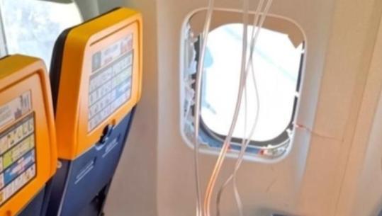 Pasagjeri ‘fluturoi’ jashtë dritares së avionit, zbardhet raporti amerikan për Ryanair: U thye për shkak të konsumimit të fletës së motorit