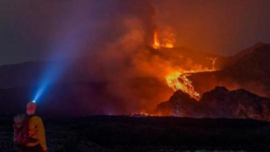Etna paralizon fluturimet në Siçili, aeroporti i Katanias mund të mbetet i mbyllur deri më 17 gusht, preken rreth 500 mijë pasagjerë