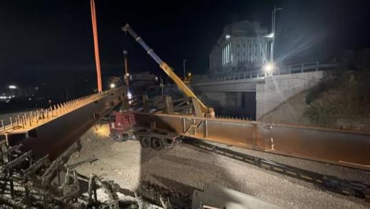 U bllokua për shkak të punimeve në mbikalimin e ri të Kasharit, rikthehet qarkullimi në autostradën Tiranë-Durrës