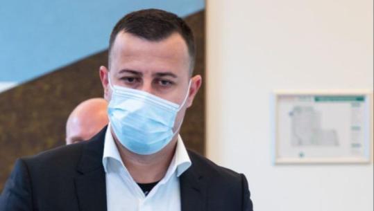 U dënua me 16 vjet për vrasjen e Armand Beqirajt në derën e shtëpisë, lirohet Angjelin Sterkaj! Dëbohet nga Islanda