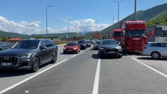 Bregdeti shqiptar tërheq pushuesit nga ana tjetër e kufirit, fluks udhëtarësh në Morinë! Regjistrohen mbi 18 mijë hyrje nga Kosova