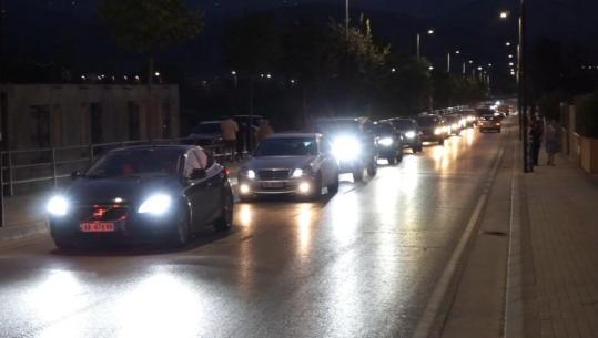 Sezoni turistik, trafik i rënduar në qytetin e Beratit! Problematike rruga pranë Osumit