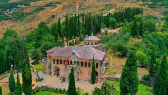 Rama publikon guidën turistike për Nepravishtën, 8 arsye pse duhet vizituar fshati i Libohovës