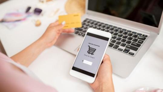 Mbi 2000 biznese online në lupën e Tatimeve, publikohet plani i ri i kontrolleve, në fokus reklamat në rrjete sociale, telemarketingu dhe operatorët postarë  