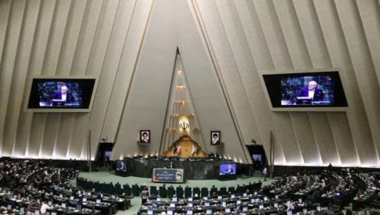 Parlamenti iranian çon përpara projektligjin që mund ta kthejë kontaktin me të huajt në vepër penale