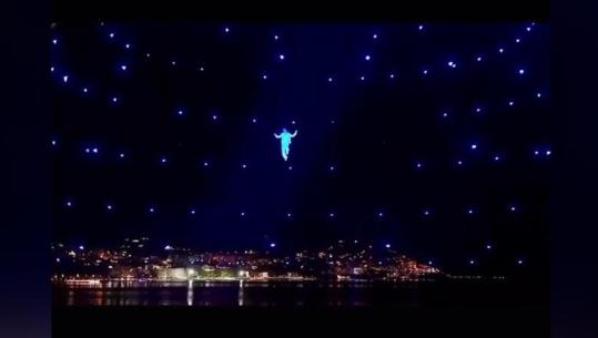 Nga Lojërat Olimpike në Paris në Lungomaren e Vlorës, balerini francez sjell një performancë spektakolare për publikun shqiptar (VIDEO)