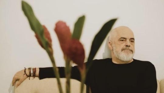 'Arti, një përpjekje për të mos u çmendur', Rama prezanton ekspozitën me skulptura bronzi në Berlin