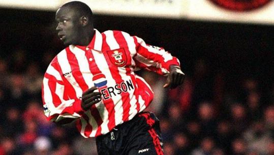Gëzuar ditëlindjen Ali Dia! Historia e sulmuesit më të dobët të të gjitha kohërave që sajoi mashtrimin e shekullit në Premier League