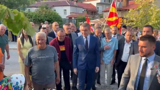 Pustec/ Në aktivitetin ku ishte dhe kryeministri maqedonas Mickoski, nuk ekzekutohet himni kombëtar shqiptar