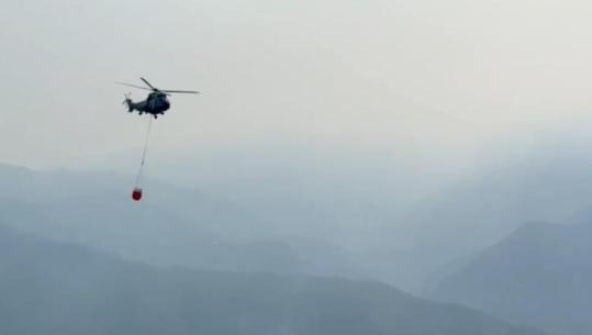 Zjarret/ Angazhohen 2 helikopterë për vatrën në Gojan të Pukës, vijojnë operacionet në Tenë të Rrëshenit e Shtuf (VIDEO)