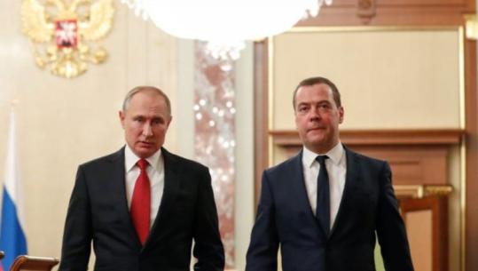 Putin dhe Medvedev premtojnë fitoren e Rusisë: Ne do të pushtojmë gjithnjë e më shumë territor! Ukraina, një shtet fantazmë në procesin e shpërbërjes