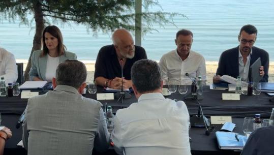 Sezoni i ri politik/ Rama në Pogradec me drejtuesit politikë, diskutohet edhe ‘Besa’! Nesër mbledh ministrat (VIDEO)