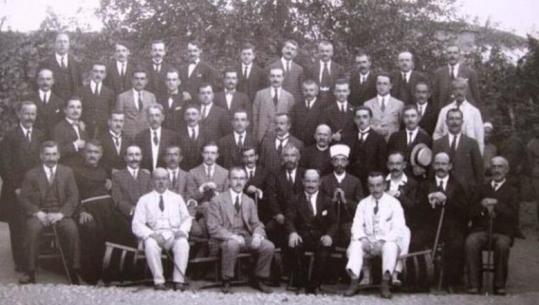 Beteja e Ali Këlcyrës për njohjen e bektashinjve si komunitet fetar më vete në vitin 1923