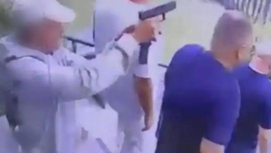 Ekzekutohet në mes të ditës krimineli famëkeq në Izrael, vrasësi e qëllon me armë pas koke