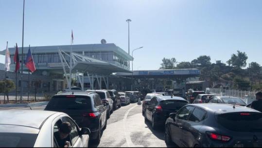Pas pushimeve në atdhe, emigrantët kthehen në Greqi! Fluks në Kakavijë, pala greke punon vetëm me një sportel