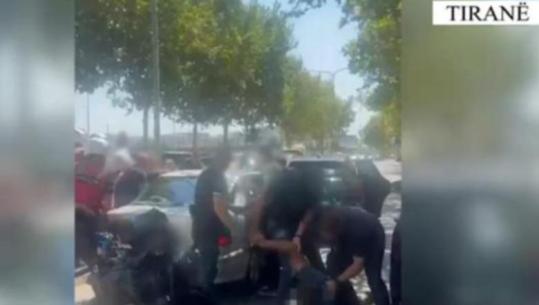U kapën duke trafikuar 5 kg drogë drejt Durrësit, 2 të arrestuarit pjesë e një grupi kriminal në Kamëz!