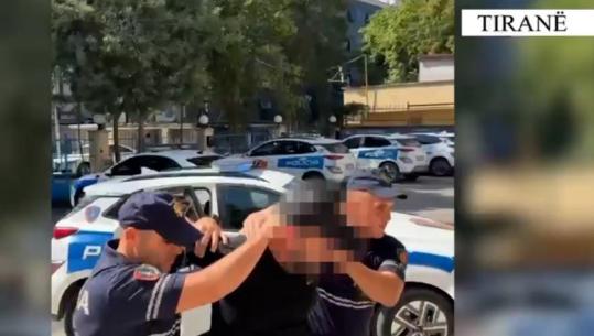 Videocall me imazhin e Bashkim Ulajt të krijuar me AI, si 3 të rinjtë në Tiranë mashtruan 70-vjeçarin kambist dhe i morën 100 mijë euro (VIDEO)