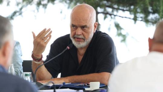 Eduard Zaloshnja: Dobët në internet, fort në terren…