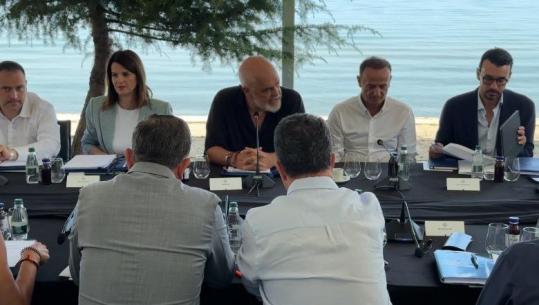 Takimet në Pogradec/ Rama: Fiksimi ynë duhet të jetë shqetësimi i çdo qytetari, ministrat çdo muaj do ndjekin drejtoritë! Socialistët: ‘Besa’ në çdo ministri, duhet reflektim