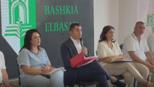 Reforma territoriale përplas PS-në dhe PD-në në Elbasan, Llatja: Pas Tiranës bëhemi qyteti i dytë më i madh! Himçi: Po zhvilloni një proces farsë