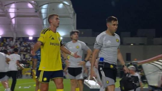 VIDEO/ Trajneri e largoi pas 45 minutash lojë, Ronaldon e 'lënë nervat'! Al Nassr përmbys 2-3 Al Ettifaq