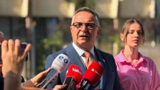 Kosovë/ AAK dhe PDK kallëzojnë penalisht kryeministrin Albin Kurti,  akuza për vendime të paligjshme dhe papajtueshmëri funksionesh