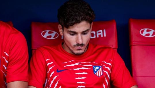 Julian Alvarez nis rebelimin, nuk shkon në stërvitje me Atl. Madridin! Kërkon kalimin te Barcelona