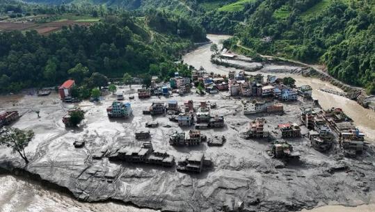Rrëshqitja masive të dheut mes Nepalit dhe Tibetit, 165 viktima! Mbi një mijë të zhdukur