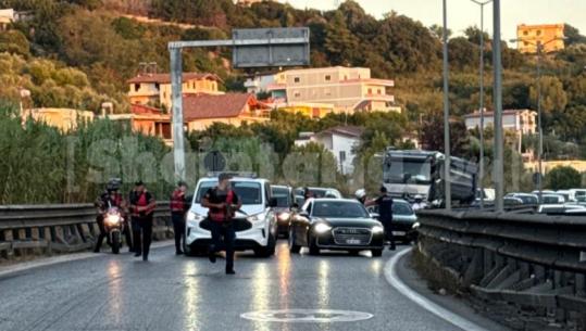 DOSJA AKSHI/ U arrestua pas 8 muajsh arrati, Ergys Agasi mbahet te Blloku i Sigurisë! FOTO nga operacioni, tentoi të parakalonte furgonin e Policisë për t’u larguar, por u rrethua