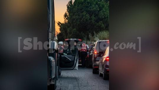 Report Tv siguron foton, momenti kur arrestohet ish-polici Shpataraku! Në makinë me Ergys Agasin