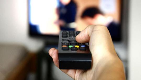 Shqiptarët shohin më pak në Europë TV dhe video online, interes vetëm për lojëra e lajme