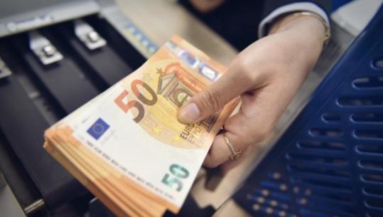 Bizneset e qytetarët morën 2.3 mld € kredi të reja në 6 muaj! BSH: Ulen interesat për huatë në lekë, por rriten për euron