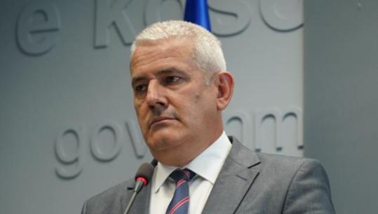 Tetë vjet pas përdorimit të gazit lotsjellës në Kuvendin e Kosovës, Prokuroria kërkon dënimin e Xhelal Sveçlës: Bombola konsiderohet armë!